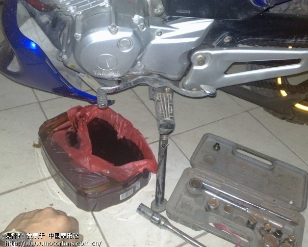 今晚拍了越野版,换机油+怠速视频 - 雅马哈 - 摩