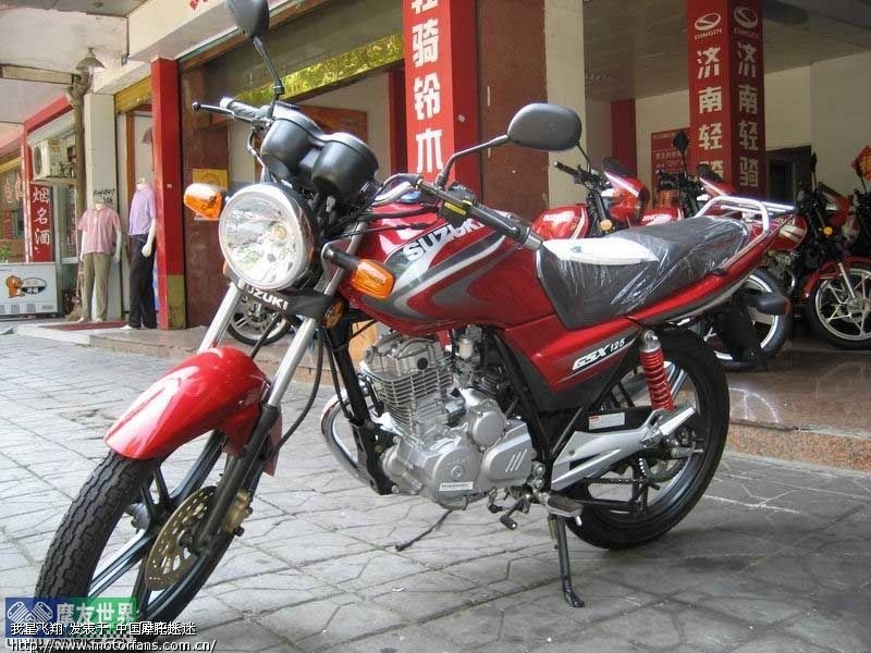 豪爵铃木EN125-2A和轻骑铃木GSX125还有雅