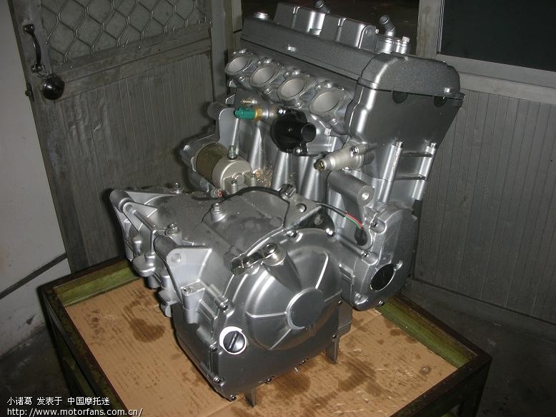 Yamaha在欧洲推出新款小型跑车YZF-R125 YA