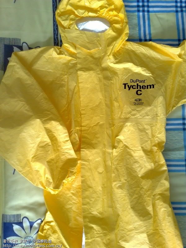 发现杜邦化学防护服当雨衣一定很爽 - 摩托车论