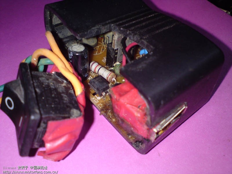 骑士摩托车自制防盗器+车载手机充电器+电路