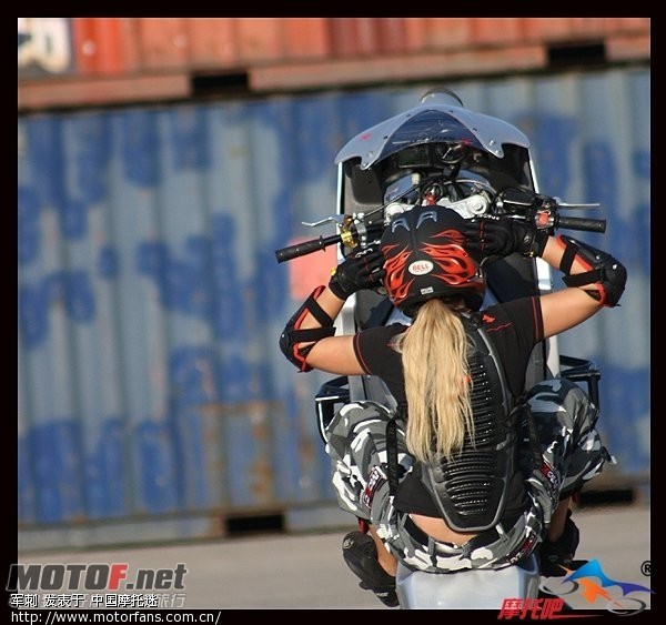 洋MM杂耍大排机车! - 重庆摩友交流区 - 摩托车