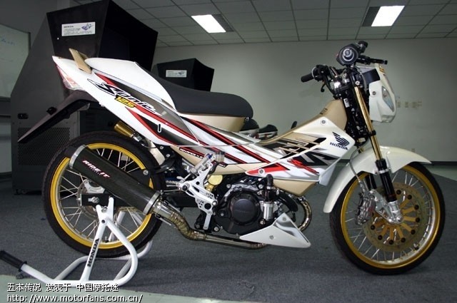 泰国人变态 SUZUKI弯梁也变态 Suzuki Raider