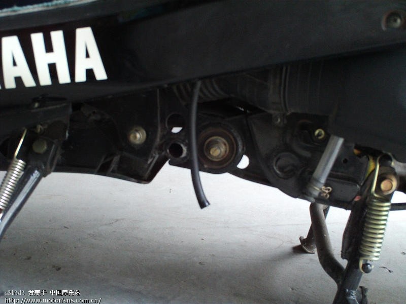 请问各位,化油器下面的管子滴油是什么原因? 