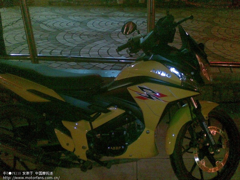 朋友刚刚买了没有多久的泰国摩托车!看看啊! -