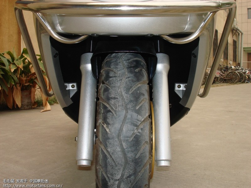 → 锋彩150踏板车 改进型的【前轮挡泥瓦】,做