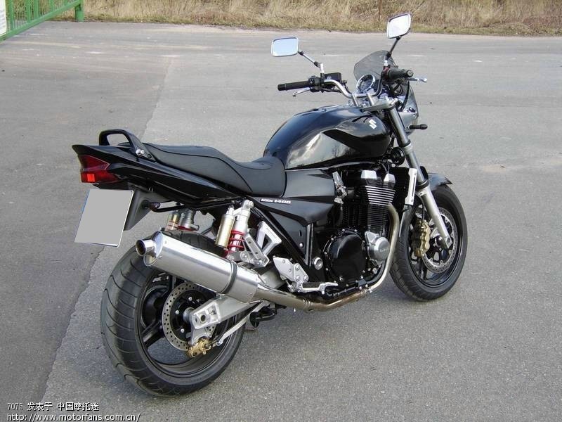 〓帮我选辆大排量摩托车吧?(大黄蜂900、R85