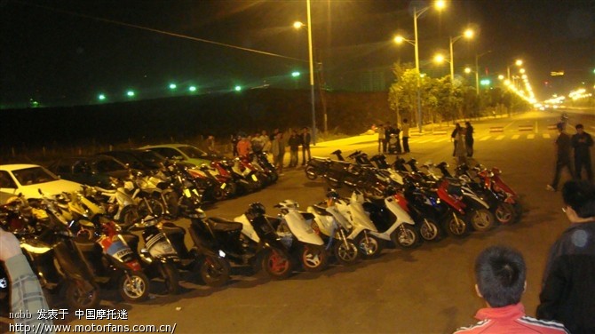 直击台湾疯狂飙车族 无惧警察暴力抗法 ···