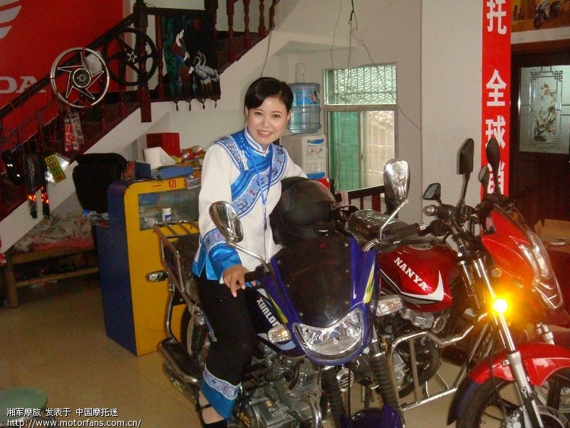 可儿<em>美女当街脱</em>裤子 - <em>湖南</em>摩友交流区 - 摩托车