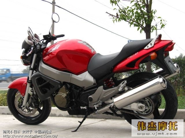 大家说战鹰用中置减震好还是后置减震好(送车