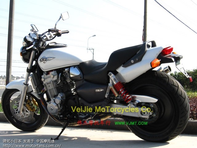 大家说战鹰用中置减震好还是后置减震好(送车