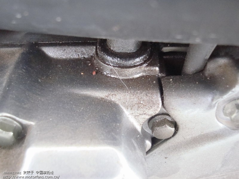 得意前辈有关建设灵颖发动机左侧有点渗机油的