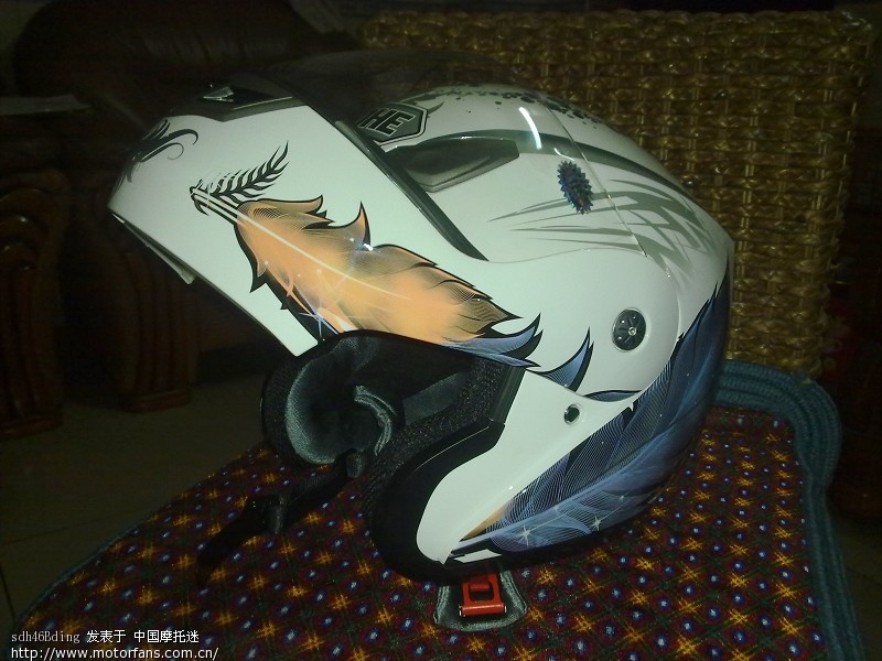 揭面盔,又称之为组合盔,和全盔比那个更安全 -