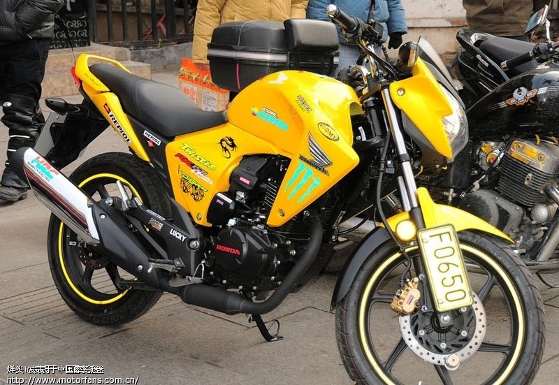 如果买辆黑色\/灰色(低调)幻影,上黄沪C 一年26