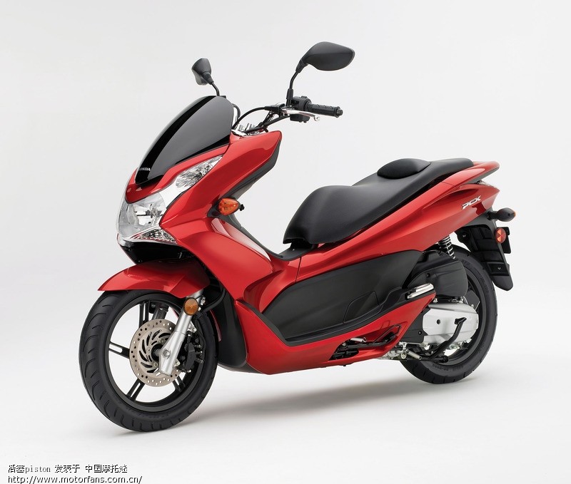 2011款Honda PCX125,喜欢绵羊的进来看看。