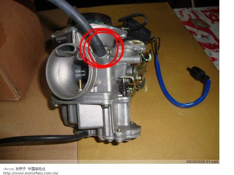 大家帮忙看看化油器上这个口是起什么作用的 