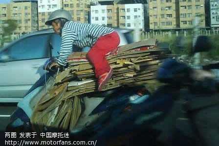 哪种踏板车,坐垫高,存储量大,放脚的地方空间大