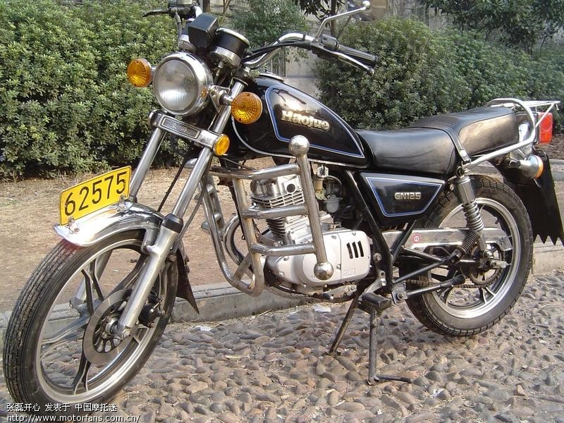 铃木gn125太子摩托车