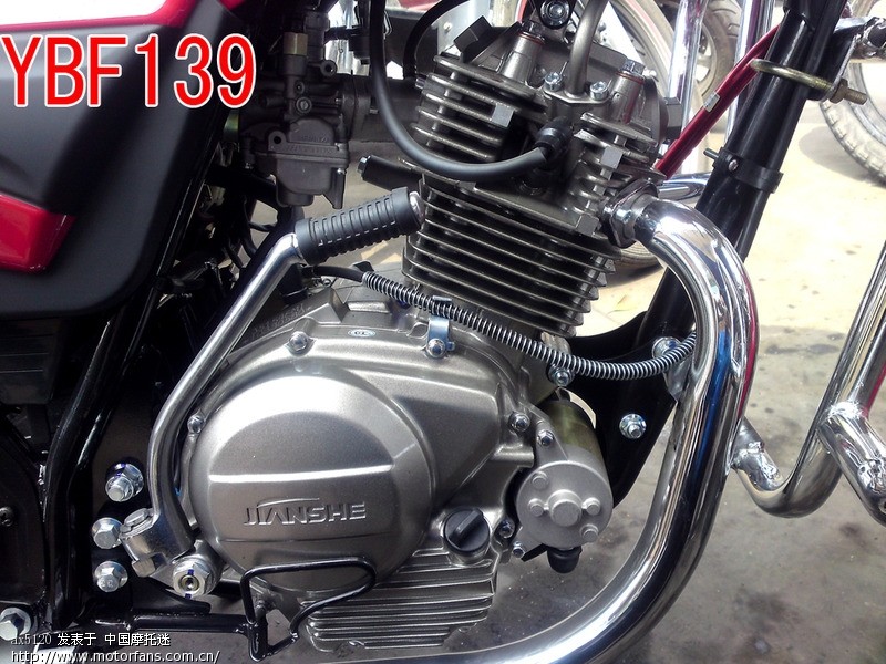 请教摩友们请教建设v6和YBR的区别 - 摩托车论