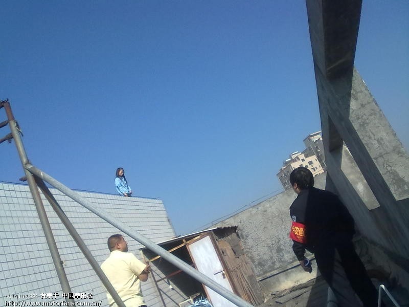 早上公司员工准备跳楼,看看消防和治安仔装备