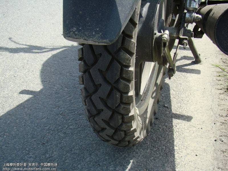 请教大家 一个关于摩托车车胎花纹与抓地力的