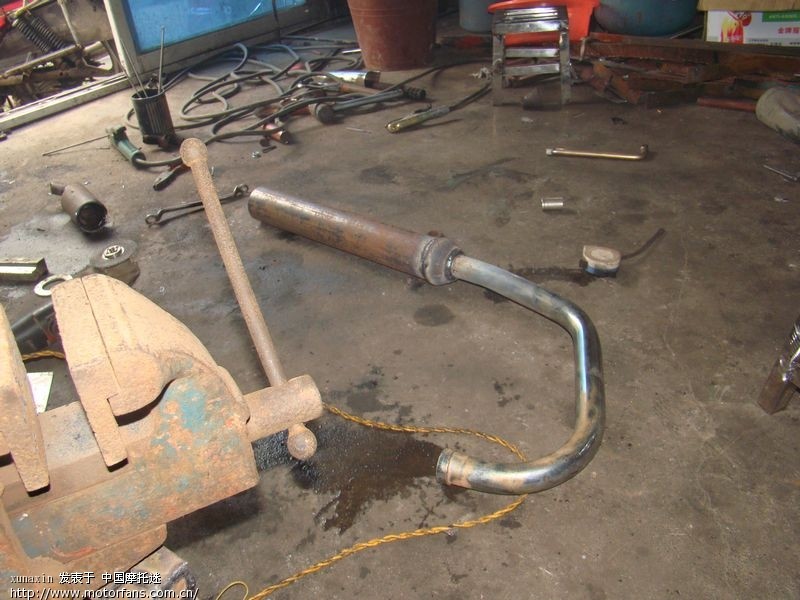 现场制作摩托车排气管 保险杠 工具箱 - 湖南摩