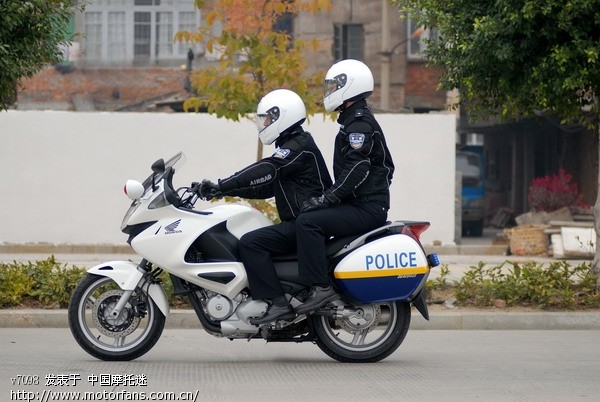 今天去北京了,看看北京交警的摩托!-摩托车论坛-摩托