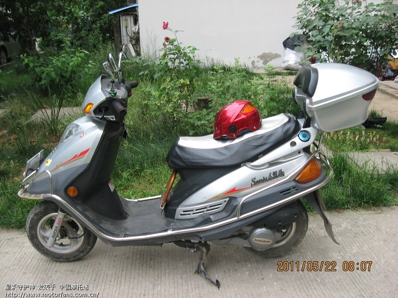 发几张改装豪爵悦星2代的图片-+豪爵铃木-踏板