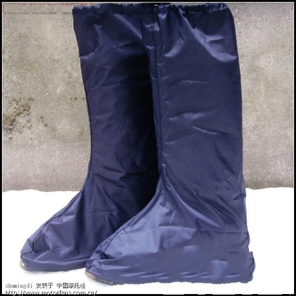 弯梁车的腿部和脚部挡风、挡泥效果比踏板车差