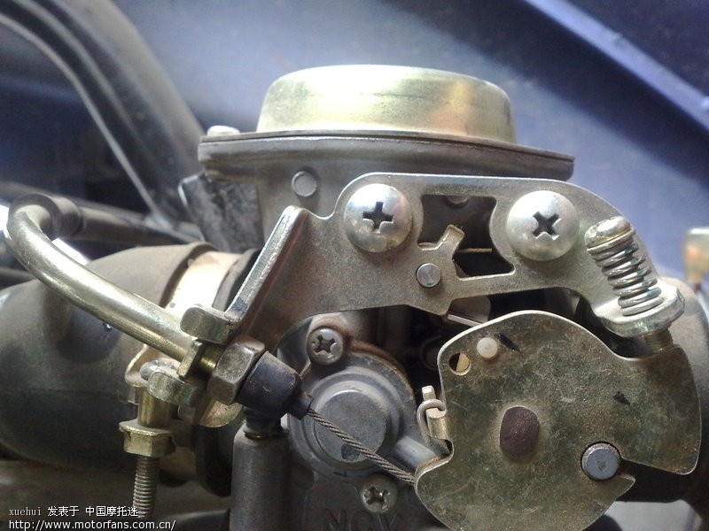 鹰化油器无法调混合比。火花塞上油打不着火 