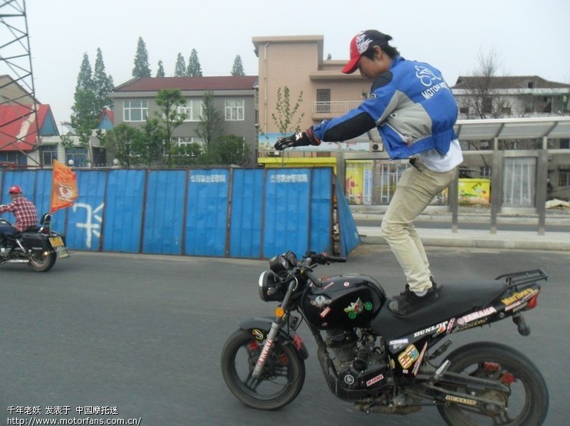 湖南常德大地鹰王巷战王特技表演!(从0分44秒