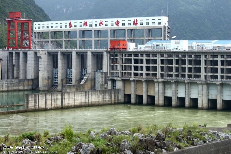 探访公路奇观,都安县拉烈-古山路段 - 广西摩友