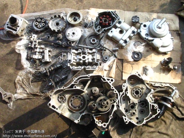 国产DOHC+4V油冷铃木刀125发动机大修图片