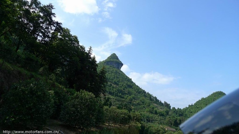 奇形怪状的山,大自然的鬼斧神工 螺丝山,还有凉爽的山泉水,洗把脸
