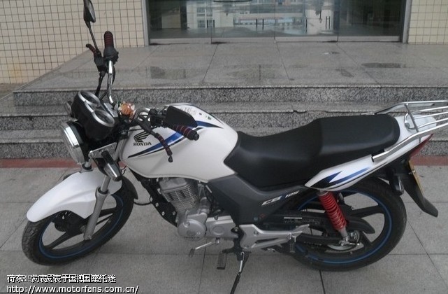 请教坛里的高手:白色的跨骑车有哪些?什么牌子