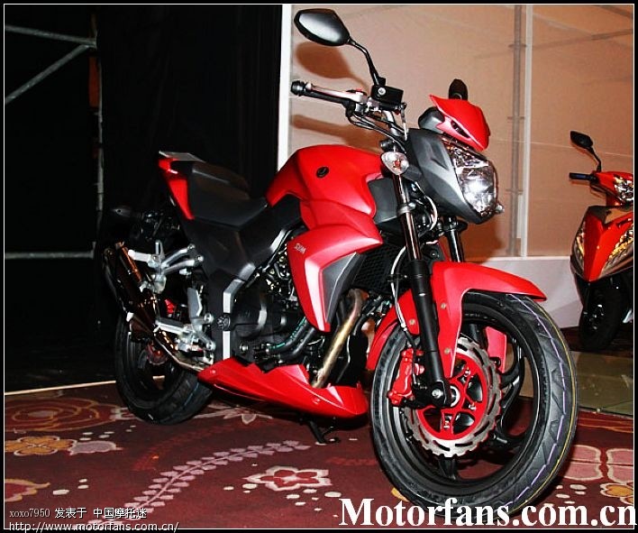 SYM内外销4V水冷250c.c.街跑车。大陆的车友