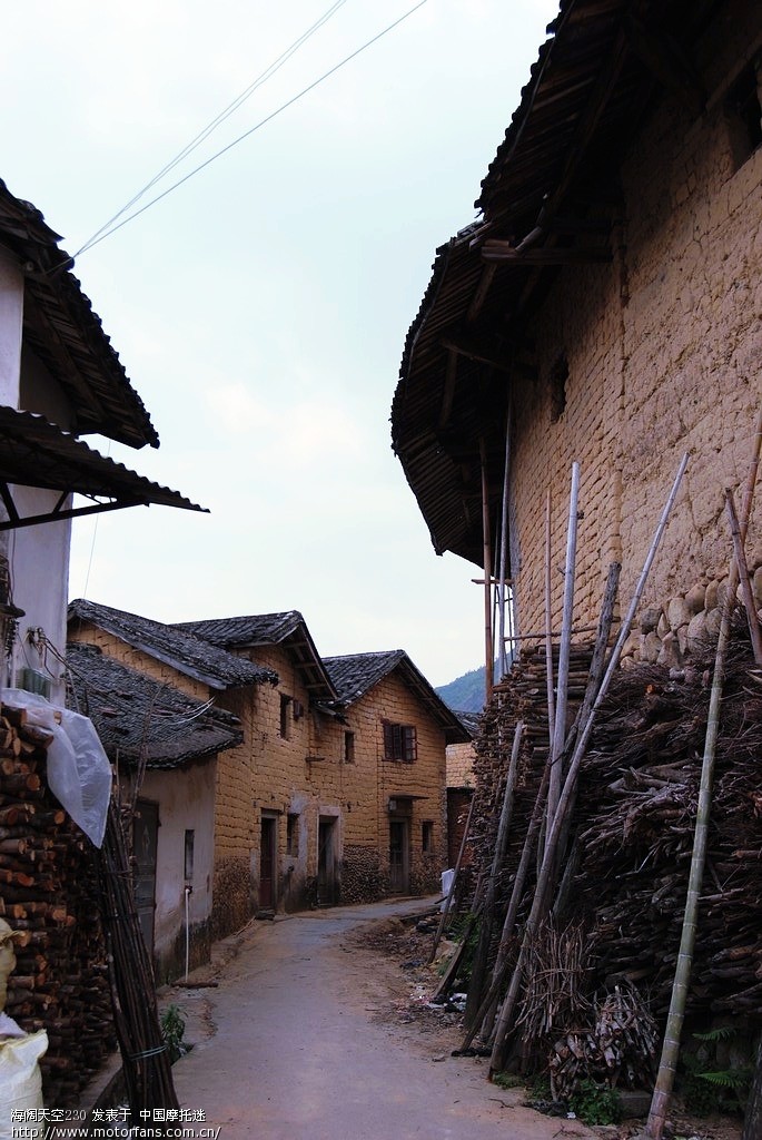 揭阳驴友潮州凤凰山天池寻找传说中的四脚鱼(