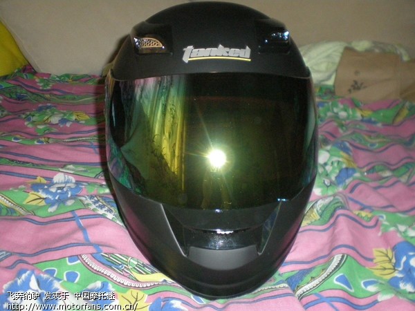 请问你们夏天就是现在这个季节都带什么头盔?