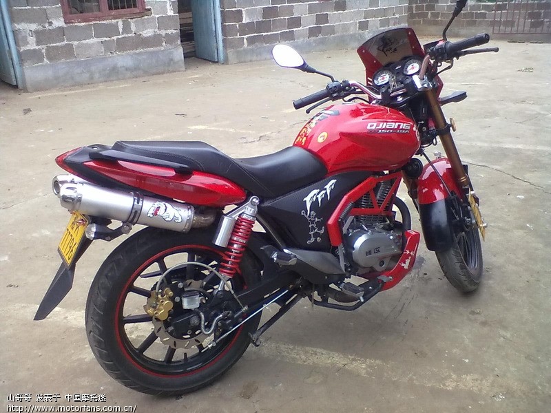 钱龙改座位底双排气 - 摩托车论坛 - 钱江摩托 -