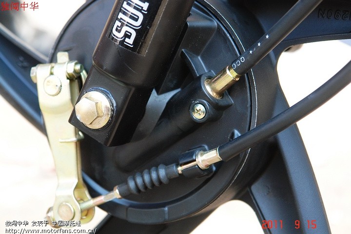 今天看到银钢山地王摩旅版的赠品了,给朋友们