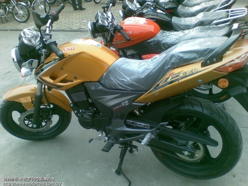 一万大洋的150排量摩托车:车速PK. - 摩托车论