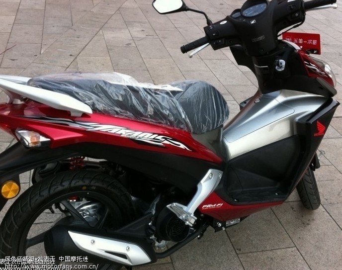 今天终于看到本田弯刀110实体车 - 弯梁世界 -