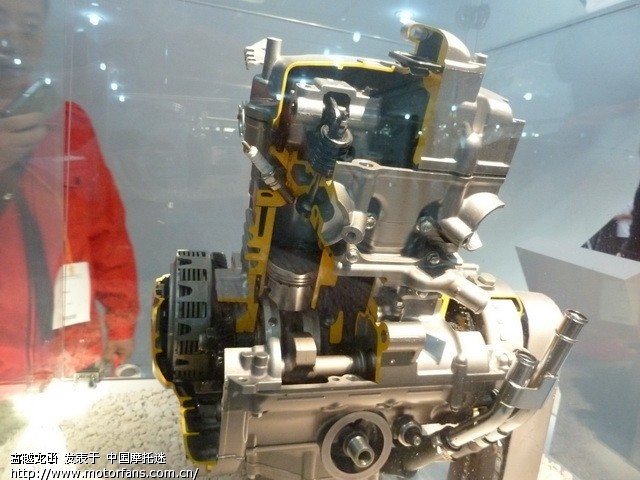 GW250 发动机采用的也是双缸四气门250 啊,和