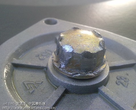 EN换机油的时候一定要注意用好工具啊!我杯具