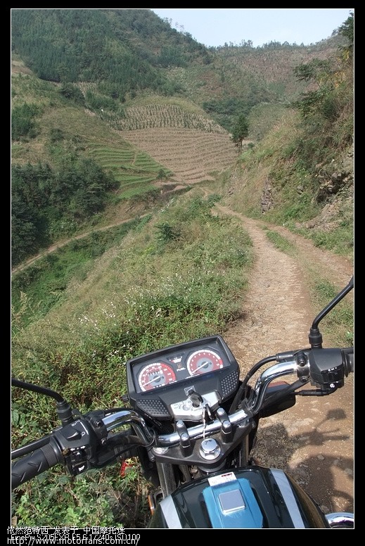 《CBX150--游走山区》 - 新大洲本田 - 摩托车