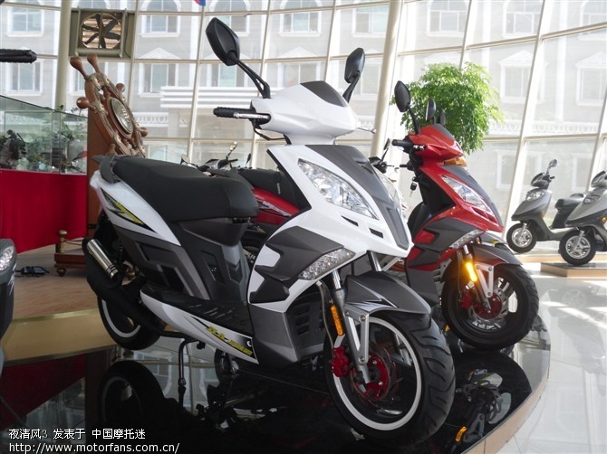 求高手 看一下, 嘉爵摩托仿谁的, 都挺漂亮的 -