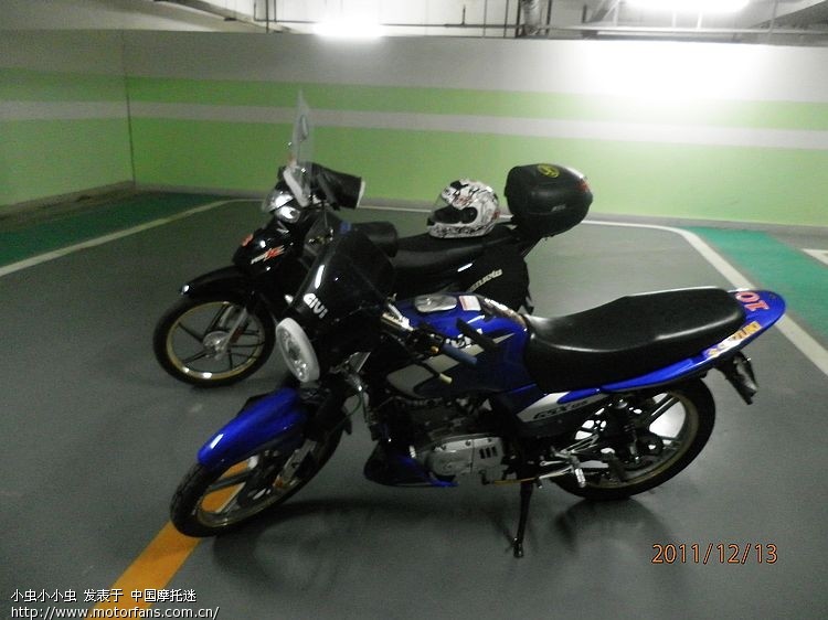 全面改装的铃木GSX125摩托车细节。光阳110