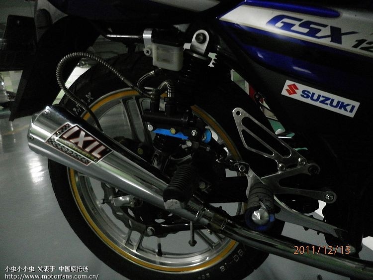 全面改装的铃木GSX125摩托车细节。光阳110