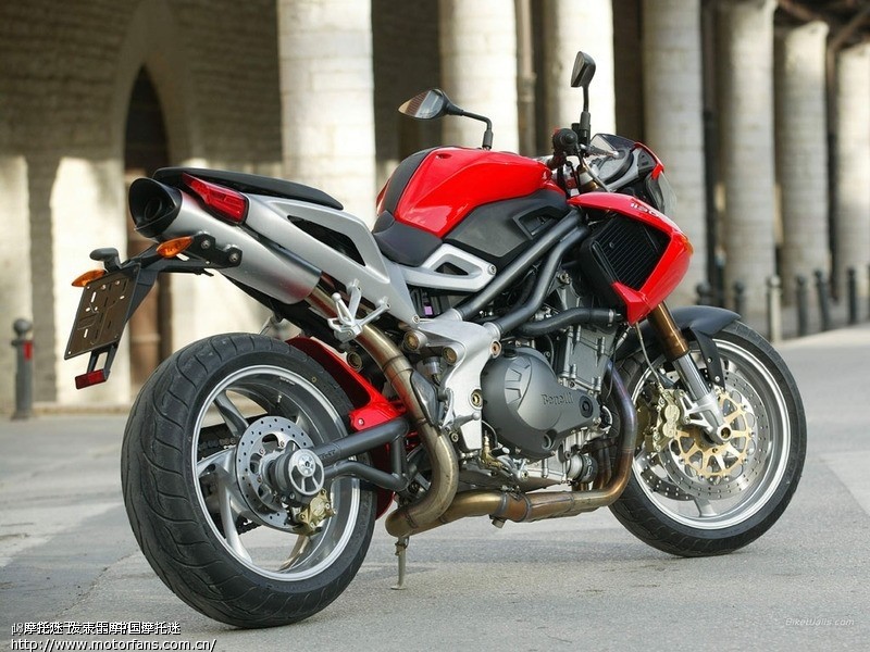 请教:火花塞帽里面的电阻能不能拆了,拆了对车