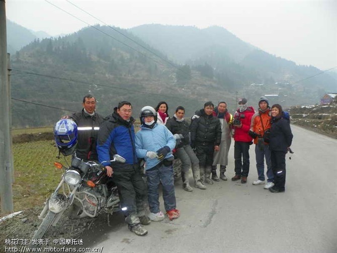 凤凰卫视中文台《千里单骑回故乡》春节回家之